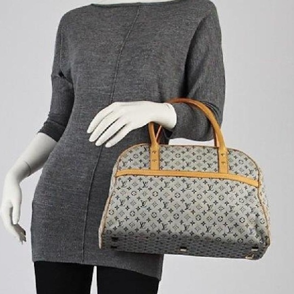 Stylish Gray and Tan Designer Handbag - Picture 1 of 8